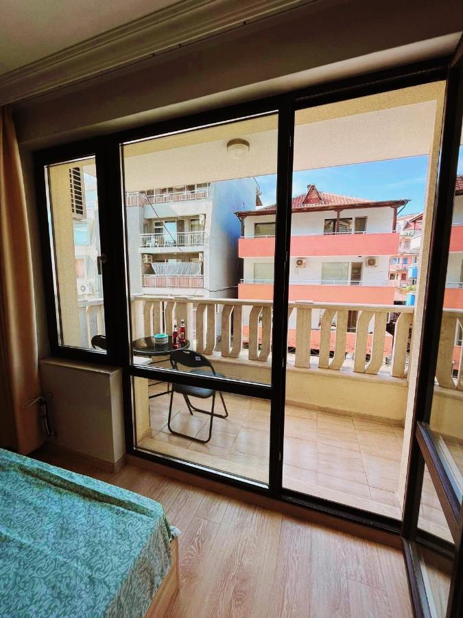 Lovely Studio Apartment On The Beach Burgas ภายนอก รูปภาพ